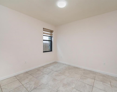 25006 Sw 118th Avenue - Photo Thumbnail 23