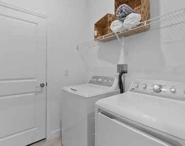 8462 Water Lily Court - Photo Thumbnail 9