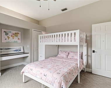 10622 Cheval Place - Photo Thumbnail 13