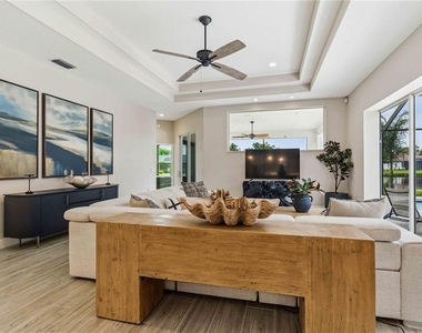 10622 Cheval Place - Photo Thumbnail 7