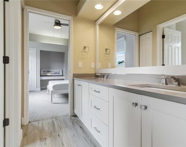 10622 Cheval Place - Photo Thumbnail 12