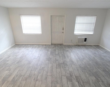 6383 Gateway Avenue - Photo Thumbnail 5