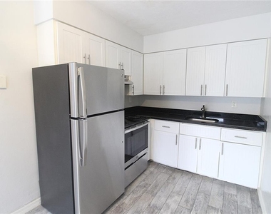 6383 Gateway Avenue - Photo Thumbnail 4