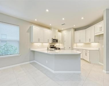 5564 Summit Glen - Photo Thumbnail 4