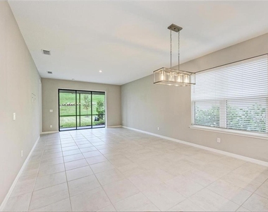 5564 Summit Glen - Photo Thumbnail 8