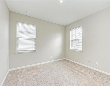5564 Summit Glen - Photo Thumbnail 22