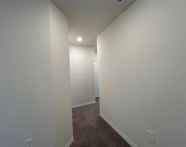 17550 Crescent Moon Loop - Photo Thumbnail 17