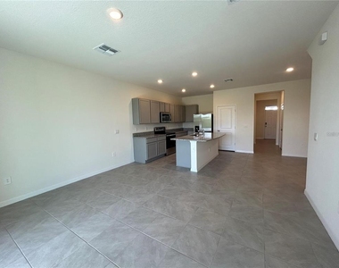 17550 Crescent Moon Loop - Photo Thumbnail 8