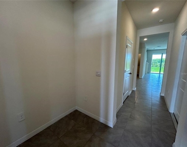 17550 Crescent Moon Loop - Photo Thumbnail 3