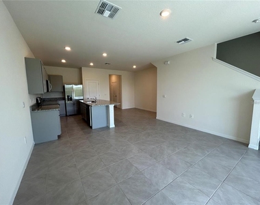 17550 Crescent Moon Loop - Photo Thumbnail 9