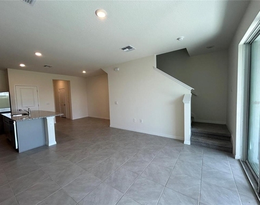 17550 Crescent Moon Loop - Photo Thumbnail 10