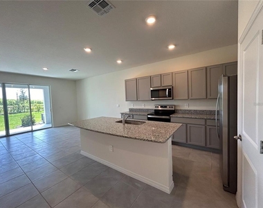 17550 Crescent Moon Loop - Photo Thumbnail 7