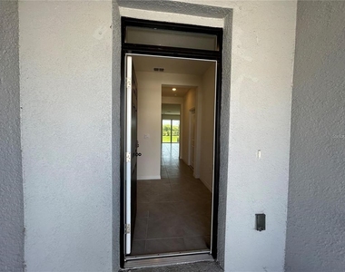 17550 Crescent Moon Loop - Photo Thumbnail 2