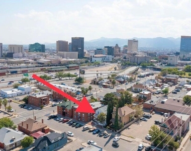 709 N Saint Vrain Street - Photo Thumbnail 4