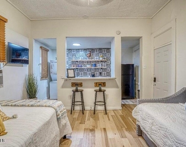 709 N Saint Vrain Street - Photo Thumbnail 1