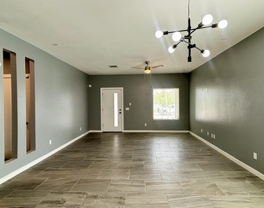 14928 John Mcneely Avenue - Photo Thumbnail 6