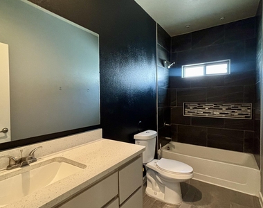 14928 John Mcneely Avenue - Photo Thumbnail 16