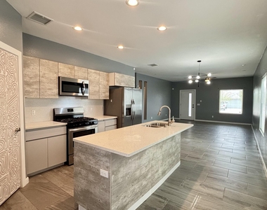 14928 John Mcneely Avenue - Photo Thumbnail 9