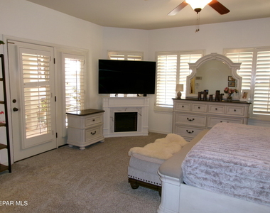 5833 Angel Street - Photo Thumbnail 14