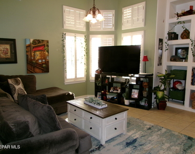 5833 Angel Street - Photo Thumbnail 11
