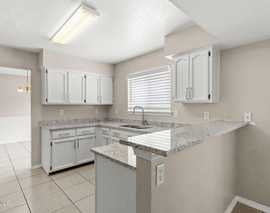 6763 Dakota Ridge Drive - Photo Thumbnail 11