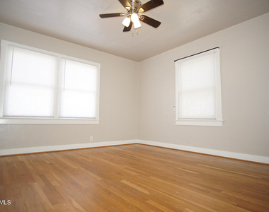 4424 Cambridge Avenue - Photo Thumbnail 6