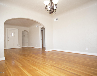 4424 Cambridge Avenue - Photo Thumbnail 5
