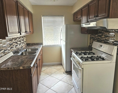 1601 N El Paso Street - Photo Thumbnail 2