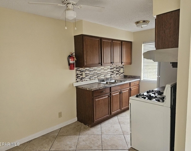 1601 N El Paso Street - Photo Thumbnail 4
