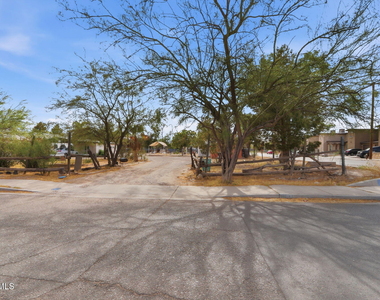 593 Myra Street - Photo Thumbnail 22