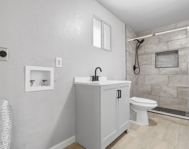 593 Myra Street - Photo Thumbnail 16
