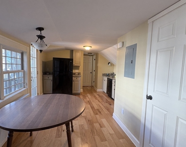 7 Coit Street - Photo Thumbnail 5