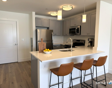 414 Mather Street - Photo Thumbnail 2