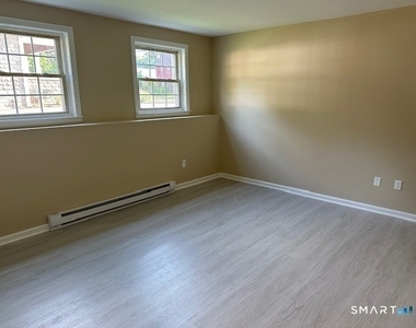 900 South Main Street - Photo Thumbnail 2
