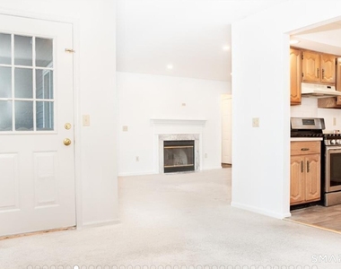211 Windgate Circle - Photo Thumbnail 4