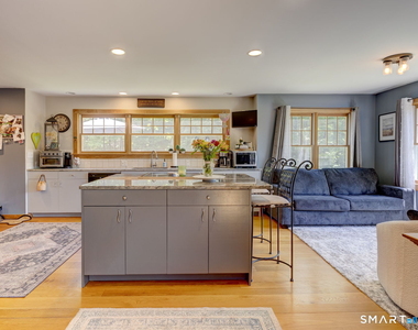 8 Deming Road - Photo Thumbnail 2