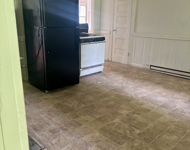 185 Monmouth Avenue - Photo Thumbnail 9
