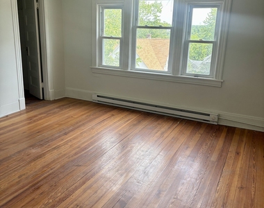 185 Monmouth Avenue - Photo Thumbnail 1