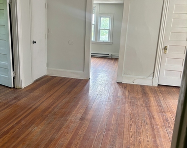 185 Monmouth Avenue - Photo Thumbnail 3