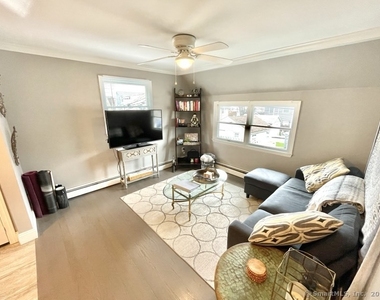 840 Broadway - Photo Thumbnail 3