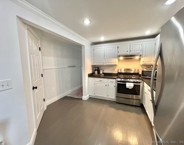 840 Broadway - Photo Thumbnail 4