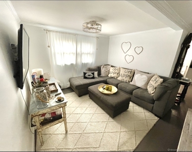 840 Broadway - Photo Thumbnail 2