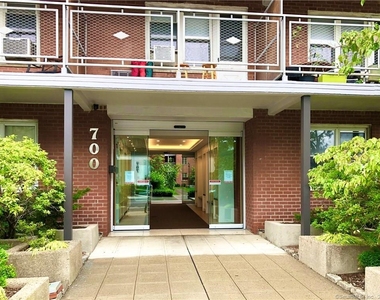 700 Summer Street - Photo Thumbnail 1