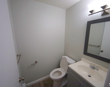 64 Crystal Lane - Photo Thumbnail 10