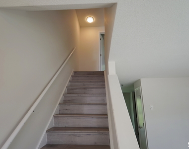 64 Crystal Lane - Photo Thumbnail 14