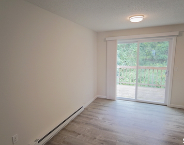64 Crystal Lane - Photo Thumbnail 8