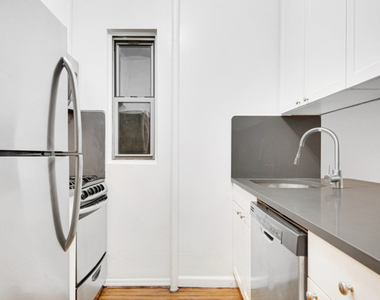 East 31st Street - Photo Thumbnail 1