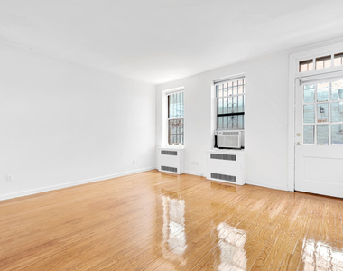 East 31st Street - Photo Thumbnail 2