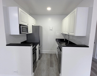 West 34th Street - Photo Thumbnail 15