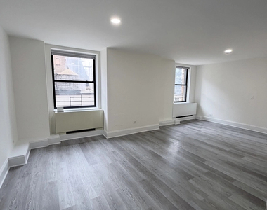 West 34th Street - Photo Thumbnail 5